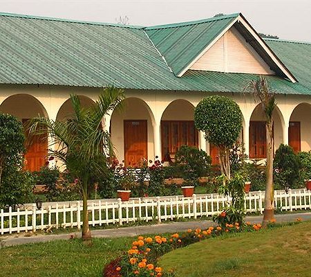 United-21 Grassland Hotel Bagori Exterior photo
